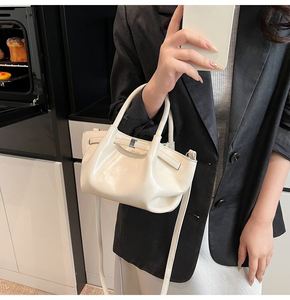 Wholesale New Fashion Luxury PU Shoulder Bags for Women Young Lady's Popular Design <b>Purses</b> - Product Image 6