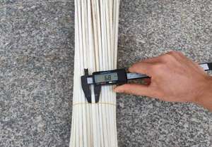 Plumes de paon blanches brutes de qualité supérieure par Soraj Enterprises pour la conception de mode, la scène, les fêtes, les mariages, la décoration intérieure - Product Image 6