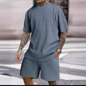Tuta Estiva da Uomo, Completo Due Pezzi con Pantaloncini, Set Camicia e Shorts per Uomo, Tuta Sportiva con Pantaloncini Tinta Unita - Product Image 3