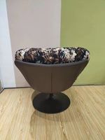 Chaise de salle à manger rotative en métal pour salon confortable et élégant