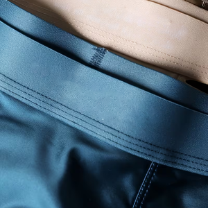 Sous-vêtements pour homme à séchage rapide, boxer sans couture, confortable, doux, en soie glacée, taille élastique douce, sous-vêtements pour homme en vente - Product Image 2