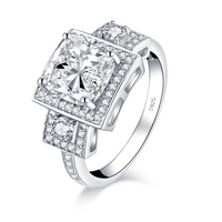 Bijoux en zircon cubique 925 en argent Sterling 2.50 CT coussin coupe Halo fiançailles femmes mariage Hallow anneaux cadeaux