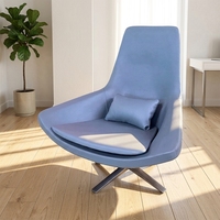 Chaise rembourrée moderne pour salle à manger, design contemporain avec dossier incurvé et accoudoirs enveloppants pour salon.