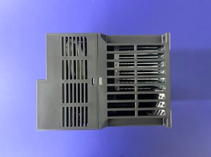 Inversor de frecuencia Serie Delta 230 VFD33AMS23ANSAA 10HP <span class=keywords><strong>7.5KW</strong></span> 3PH V 33A Filtro EMC opcional - Product Image 3