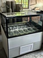 Congélateur de présentation pour crème glacée, machine à gelato, machine à fabriquer de la crème glacée dure commerciale, maquina de helado pour les entreprises, prix