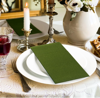 Serviettes de table jetables en papier Airlaid, douces au toucher, 1 pli, haute qualité, avec logo personnalisé, couleur personnalisable, fabriquées en Chine, pliées en sachet