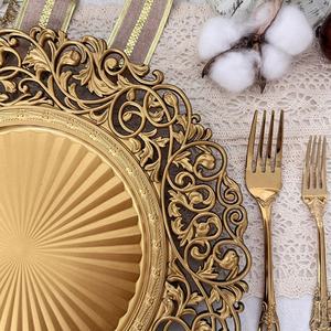 Decoración de mesa de fiesta de boda redonda de lujo bordes tallados en oro patrón de flores vintage placas de cargador de plástico Acrílico - Product Image 2