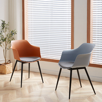 Chaises de salle à manger contemporaines à bas prix, en plastique, de couleur vive, empilables, portables, pour la maison, le bureau, les clients, les restaurants