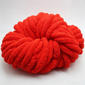 Coperta in ciniglia di velluto lavorata a maglia, in filato misto poliestere, stile tessitura, motivo tinto, ecologica, antibatterica - Product Image 1