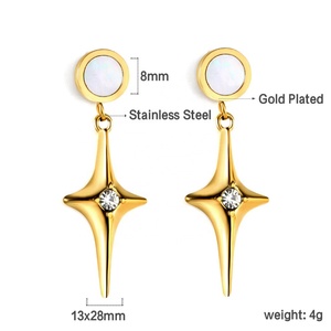 Vente en gros de bijoux en lot mixte, boucles d'oreilles pour femmes, étoile à quatre branches, diamant blanc, acier inoxydable, plaqué or 18 carats - Product Image 2