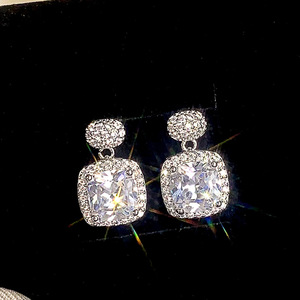 Orecchini a Perno Geometrici Ovali Quadrati con Zirconi per Donne, Gioielli Eleganti e alla Moda - Product Image 5