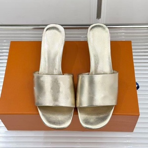 Sandales à talons hauts pour femmes en cuir texturé, bout fermé, sexy, chaussures de créateur haut de gamme personnalisées - Product Image 4
