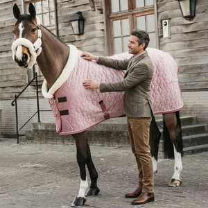 Manta de Lujo Rosa para Caballo, con Cuello Alto, Forro Polar, Nailon Impermeable, Ligera, para Doma, Uso en Invierno, Exterior, Talla Grande - Product Image 1