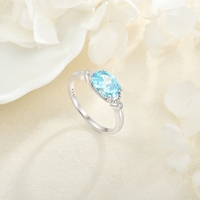 Cincin Perak YILUN Berlapis Rhodium dengan Batu London Blue Topaz 925 Sterling, Zirkon Oval Biru Muda, Model Halo Tali Terpilin untuk Pertunangan
