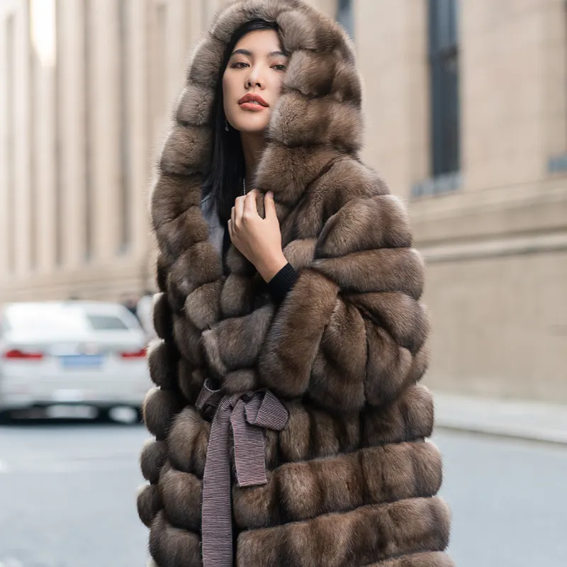Fábrica de alta calidad estilo europeo de longitud media con capucha de lujo ruso invierno cálido suave mujer Real Sable abrigo de piel