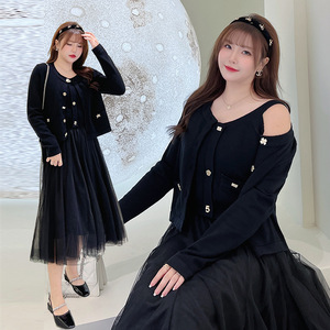 ชุดถักนิตติ้งสำหรับผู้หญิงไซส์ใหญ่ Runqi สีดำ เสื้อคลุมคาร์ดิแกนและเสื้อสายเดี่ยวลายดอกไม้ ติดกระดุม สไตล์หรูหรา สำหรับผู้ใหญ่ - Product Image 2