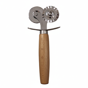 Taglia Pasta a doppia lama linea Sybaris con doppia ruota utensile da cucina - Product Image 2