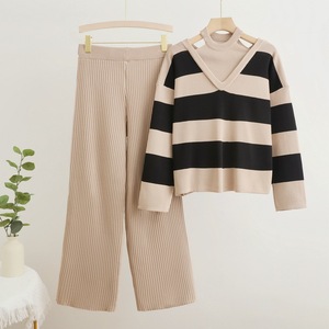 Ensemble 2 pièces pour femme : Pull ample en maille ajourée à manches longues et pantalon côtelé confortable avec cordon de serrage – Vente en gros - Product Image 1