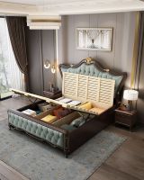 Cama Matrimonial Moderna de Lujo Tapizada en Cuero con Diseño Tufted, Estructura de Madera de Roble Macizo con Tallado Dorado, Muebles Ecológicos para Dormitorio