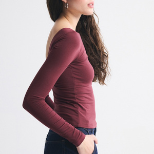 T-shirt femme à manches longues en coton extensible de haute qualité, col bateau, coupe ajustée, couleur rouge vin - Product Image 2