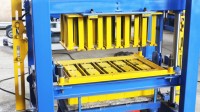 Machine de fabrication de blocs creux en béton QTJ4-40, facile à utiliser, pour sable et plastique, 1500-1000 kg