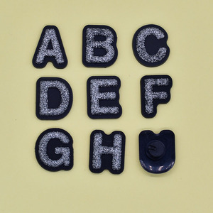 Dijes de Goma Suave de PVC para Zapatos <span class=keywords><strong>Xiami</strong></span>, Letras Plateadas Creativas Desmontables, Accesorios para Zuecos, Decoración Unisex - Product Image 2