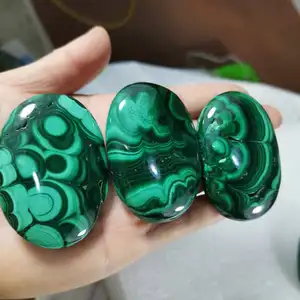 Batu Permata Kristal Alami, Batu Pijat Kristal Telapak Tangan Malachite Batu Palem Kristal Penyembuhan