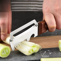 Houten handvat multifunctionele julienne-schiller flesopener 3-in-1 roestvrijstalen schilmes voor fruit en groenten