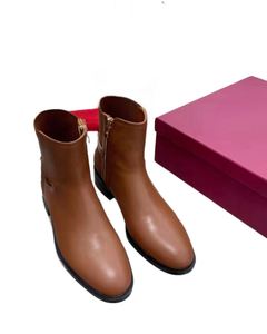 Botas Cortas de Mujer Estilo Vaquero Retro con Cremallera, Novedad Otoño-Invierno, Hebilla Plana, Tacón Interior Elevado y Plataforma Gruesa Estilo Valentino - Product Image 1