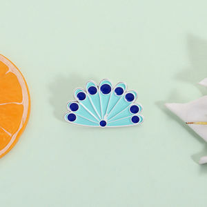 Broches de Esmalte con Diseño de Cola de Pavo Real de Anime, Broche de Película Animada de Fantasía, Insignia para Bolsos y Solapas, Joyería, Regalo al por Mayor - Product Image 2