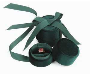 High Garde Custom Gift Storage Ring Collar Pendientes Caja redonda de terciopelo con cinta - Product Image 4