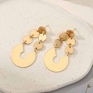 Pendientes de Oro Irregulares de Estilo Personalizado Jingciren Boutique, Gran Venta, Estilo Hong Kong, Elegantes para Mujer, con Caja de Regalo - Product Image 3