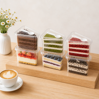 Boîte alimentaire triangulaire jetable en PET transparent de qualité alimentaire, écologique, avec couvercle et cuillère, modèle personnalisable CH-133, pour Tiramisu, Mousse, Gâteau, Pain