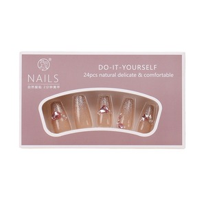 Uñas usables de longitud media con purpurina de estilo First Love de color desnudo con perlas de diamantes de imitación, directo de fábrica, reutilizables y desmontables - Product Image 5