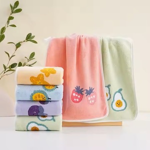 Toalla de baño de terciopelo Coral de cereza dulce de lujo 70*140cm suave absorbente grueso con bordado de frutas tejido desechable comprimido - Product Image 2