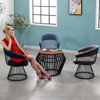 Fauteuil moderne industriel en cuir PU marron avec base en fil métallique noir pour restaurant, café, bar, mobilier de salle à manger