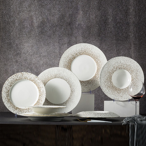 Assiette occidentale de luxe légère à salade domestique 65cm plats à disque en céramique assiettes rondes en porcelaine de Chine avec design graphiti - Product Image 5