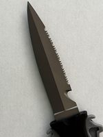 Titan-Messer mit Gezahnter Klinge Essentielles Sicherheitsmesser für Tauchen und Speerfischen