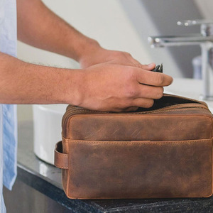 Bolsa de Aseo de Cuero Ecológica al por Mayor con Logotipo Grabado Personalizado, Organizador de Viaje Premium con Cremallera, Bolsa Suave de Almacenamiento - Product Image 2