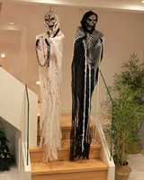 2026 Halloween Poupée fantôme suspendue animatronique avec capteur de mouvement, accessoire de décoration effrayant pour maison hantée