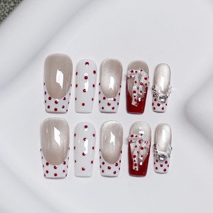 <span class=keywords><strong>Uñas</strong></span> postizas de acrílico de lujo reutilizables, hechas a mano, <span class=keywords><strong>largas</strong></span> y cónicas, con efecto ojo de gato nude y pedrería francesa. - Product Image 3