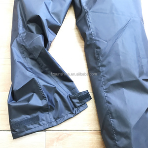 Imperméable de poche personnalisé, léger, Durable, veste à capuche et <span class=keywords><strong>pantalon</strong></span> personnalisé, écologique, manteau de pluie de poche réutilisable - Product Image 4