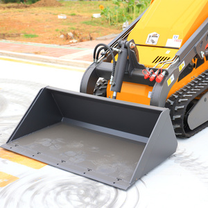 Mini-chargeuse sur chenilles 25 CV avec plusieurs accessoires hydrauliques : godet, fourche, tarière, CE EPA - Product Image 3