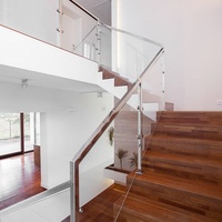 Balustrade en verre moderne personnalisée pour escalier et balcon avec colonne de support en acier inoxydable pour véranda de maison de ville