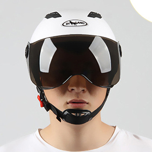 Motosiklet scooter 3/4 açık yüz kask lambası ağırlık rahat bisiklet casque Moto Casque kasko motocicleta Capate - Product Image 1
