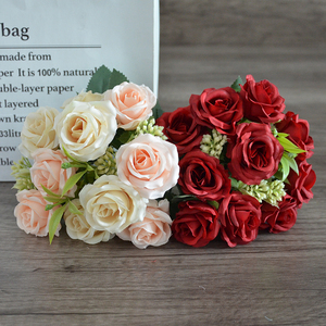 Prix d'Usine Fleurs Artificielles en Gros <span class=keywords><strong>Bouquet</strong></span> <span class=keywords><strong>de</strong></span> Roses Artificielles en Soie <span class=keywords><strong>Bouquet</strong></span> Décoratif pour Mariage - Product Image 4