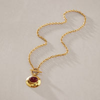 Collier pendentif en forme d'œuf plaqué or 18 carats avec fermoir OT en résine rouge, bijoux élégants pour femmes en acier inoxydable anti-ternissement, cadeau pour femme