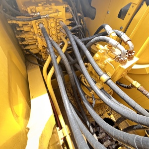 Excavadora Usada Original Komatsu PC220 de 22 Toneladas con Capacidad de Cucharón de 1m, Motor de 120kw, Caja de Cambios, Bomba y Rodamientos en Venta - Product Image 6