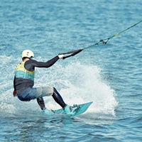 Corde de remorquage pour le surf de 2200 lb (1000 kg) et 75 pieds (22,86 m) avec 2 poignées, ligne de wakeboard avec poignée EVA de 15 pouces (38,1 cm) pour la corde de ski nautique