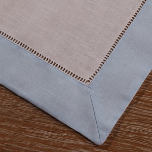Décoration <span class=keywords><strong>de</strong></span> <span class=keywords><strong>table</strong></span> <span class=keywords><strong>de</strong></span> Noël <span class=keywords><strong>de</strong></span> mariage brodé N037-SB 20 "x 20" ourlet bleu ciel Ramie blanche échelle en <span class=keywords><strong>coton</strong></span> serviettes <span class=keywords><strong>de</strong></span> <span class=keywords><strong>table</strong></span> à ourlet - Product Image 3